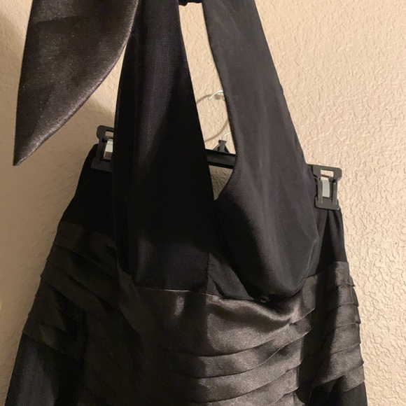 Formal halter dress - Picture 3 of 3